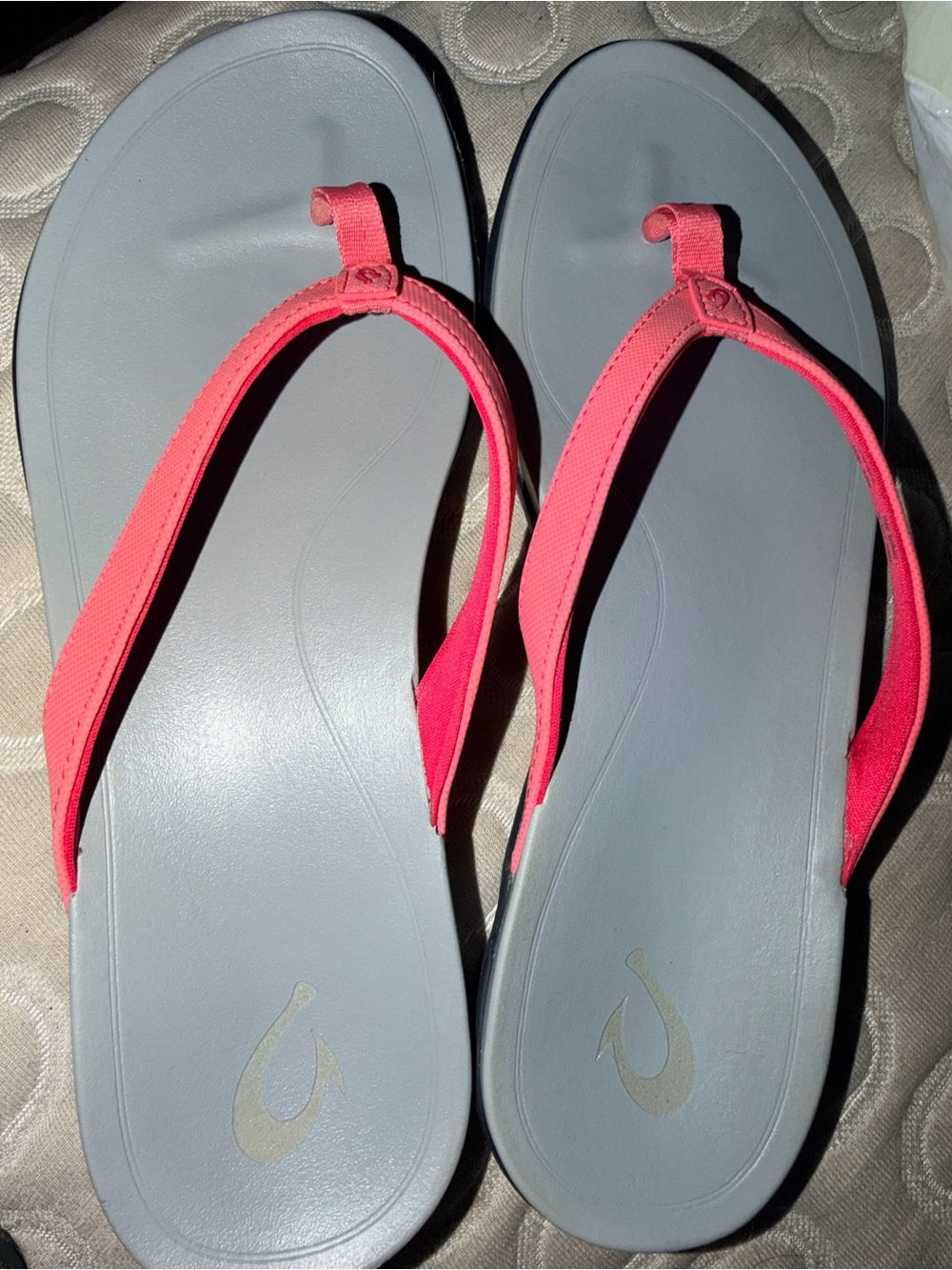 OluKai Coral Pink Strap Flip-Flop Sandals with Gray Footbed